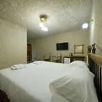 Nirvana Cave House Otel