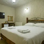 Nirvana Cave House Otel