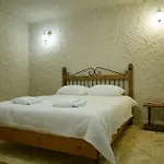Nirvana Cave House Otel 2*