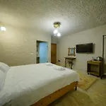 Otel Nirvana Cave House 2*