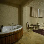Nirvana Cave House Otel 2*
