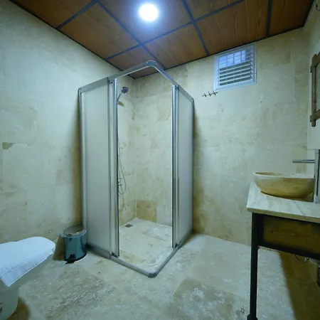 Nirvana Cave House 酒店