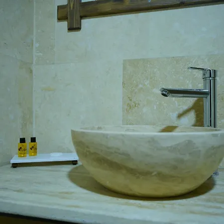 Nirvana Cave House Γκόρεμε