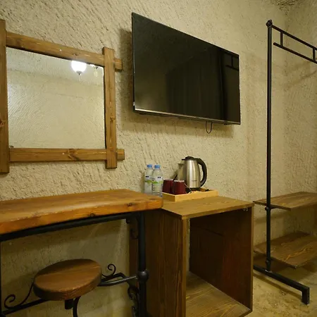 Nirvana Cave House Hotel 2*