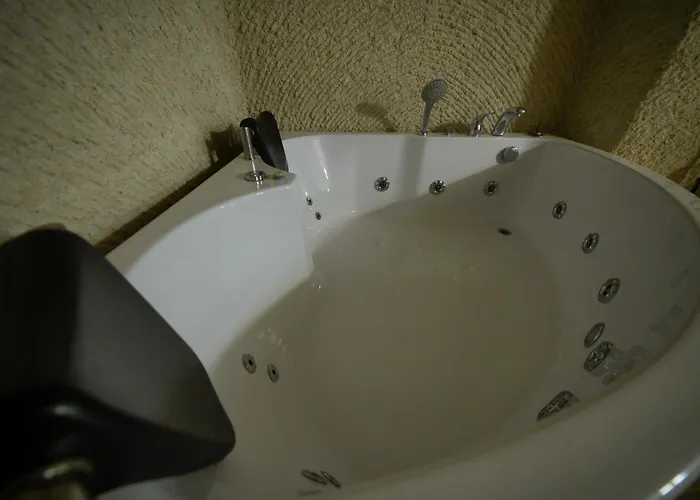 Nirvana Cave House Γκόρεμε